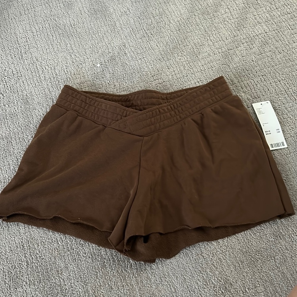 NWT urban criss cross shorts